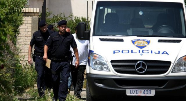 Croatian Police arrest 12 Serbs suspected of war crimes in Trpinja - Photo: Davor Jovanovic/Pixsell
