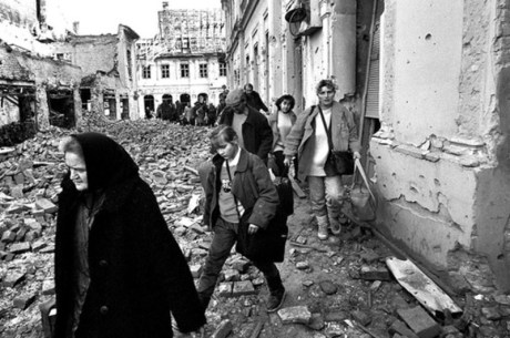 Croats expelled from Vukovar Nov 1991