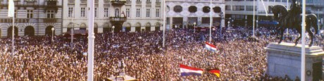 Celebrating Croatia’s admission into the UN on the main  square in Zagreb upon the return of President Tuđman  from New York on 24 May 1992. Croatia declared its  independence on 25 June 1991, confirmed this decision  on 8 October 1991 at the expiration of the moratorium,  and was recognised by the international community on  15 January 1992. Photo: http://www.croatia.eu