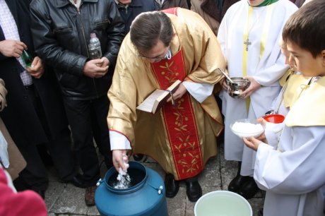 Croatia - Blessing of water and salt 2012 Photo: zupa-marina.hr