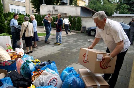Zagreb, 18.05.2014 - Akcija prikupljanja pomoci za poplavljena podrucja ispred Krscanske adventisticke crkve