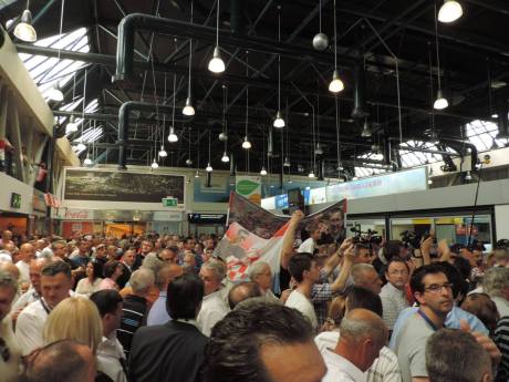 Waiting for Dario Kordic at Zagreb Airport 6 June 2014 (Photo: Marija Tomislava)