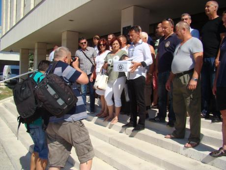 Members of Croatian  Association Of The Inmates  Of Serb Concentration Camps  In The Split-Dalmatia County File Motion For Damages and Serbia's Accountability Photo: Sime Duvancic
