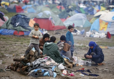 Refugees and migrants wanting to pursue northern Europe destinations via the Balkan route stuck in Greece in squalor and misery AFP Photo