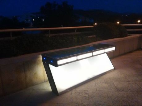 Steora Smart Bench in Solin Croatia at night Photo: index.hr/private archive