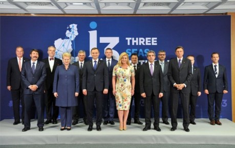 BABS Forum Dubrovnik 2016 From left: Presidents of Hungary Janos Ader, Lithuania Dalia Grybauskaite, Poland Andrzej Duda, Croatia Kolinda Grabar-Kitarovic, Bulgaria Rosen Plevneliev and Slovenia Borut Pahor Photo: HINA