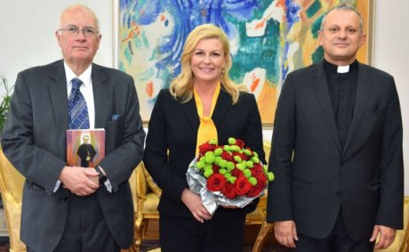 From left: Robin Harris (historian and author), Kolinda Grabar-Kitarovic (Croatian president) and Zeljko Tanjic (Rector, Croatian Catholic University) PHOTO: predsjednica.hr